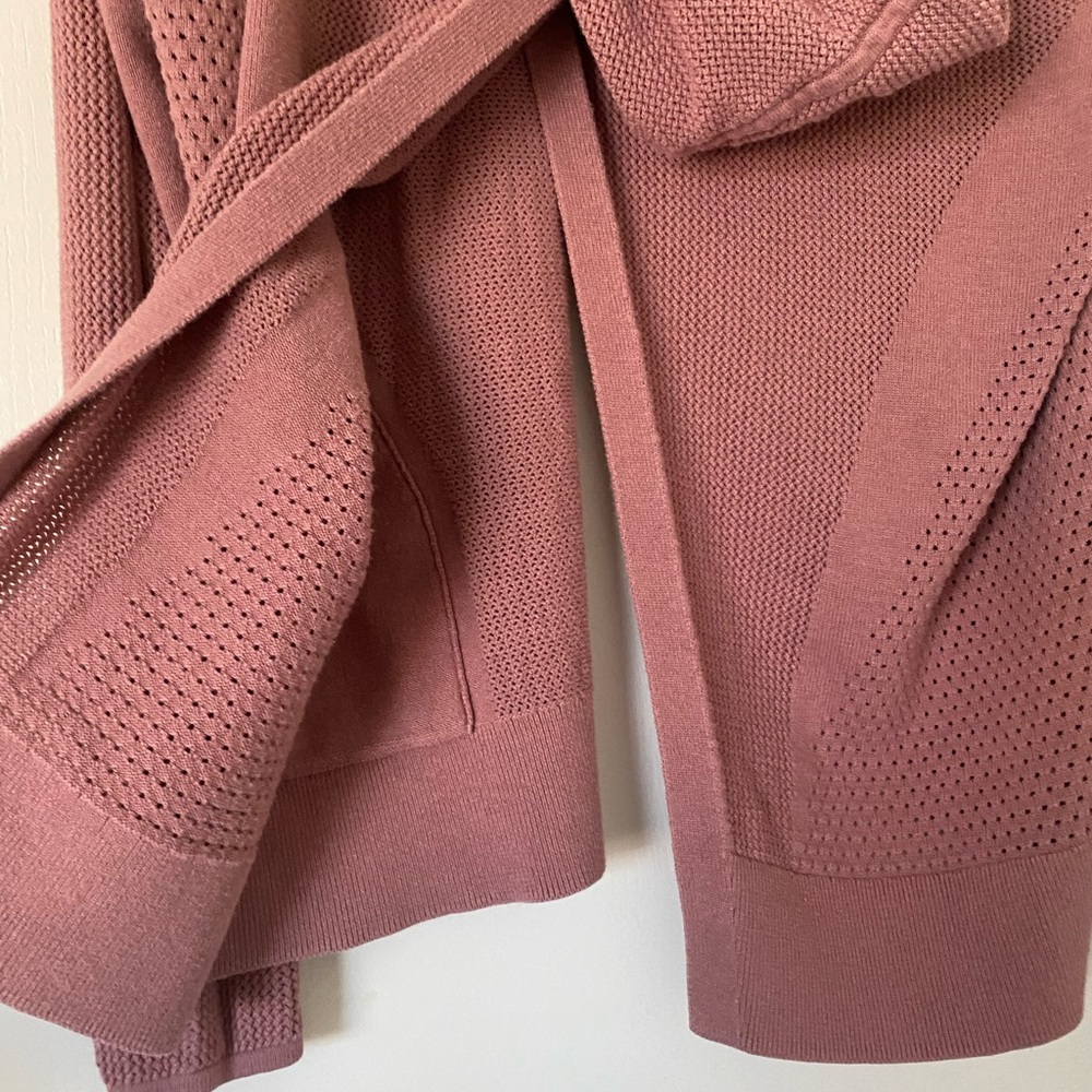 Lululemon pink sweater - Picture 2 of 8